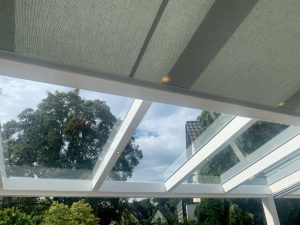 Terrassendach mit Unterglasmarkise