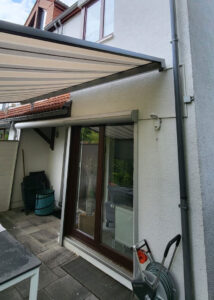 Sonderlösung für Gelenkarmmarkise von Profilbau Scheil