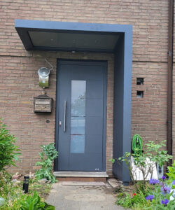 Haustür Vordach Platin mit Seitenteil von Profilbau Scheil