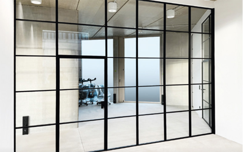 Festelement genutzt als Trennwand mit Glas